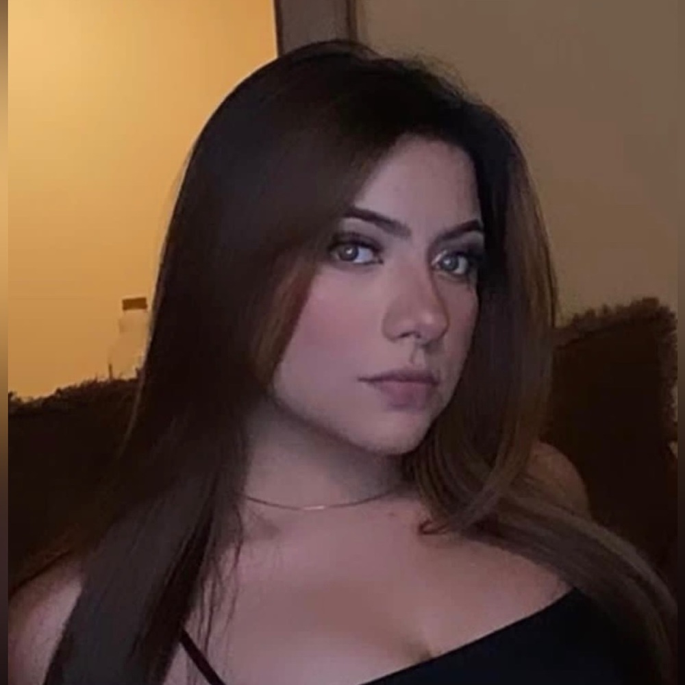 Meet your Posher, Valeria